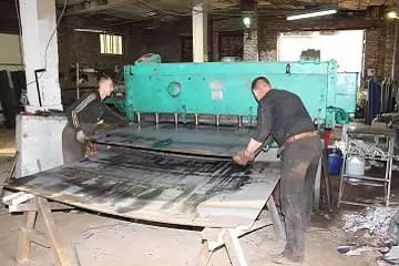 гильотинная рубка металлических листов